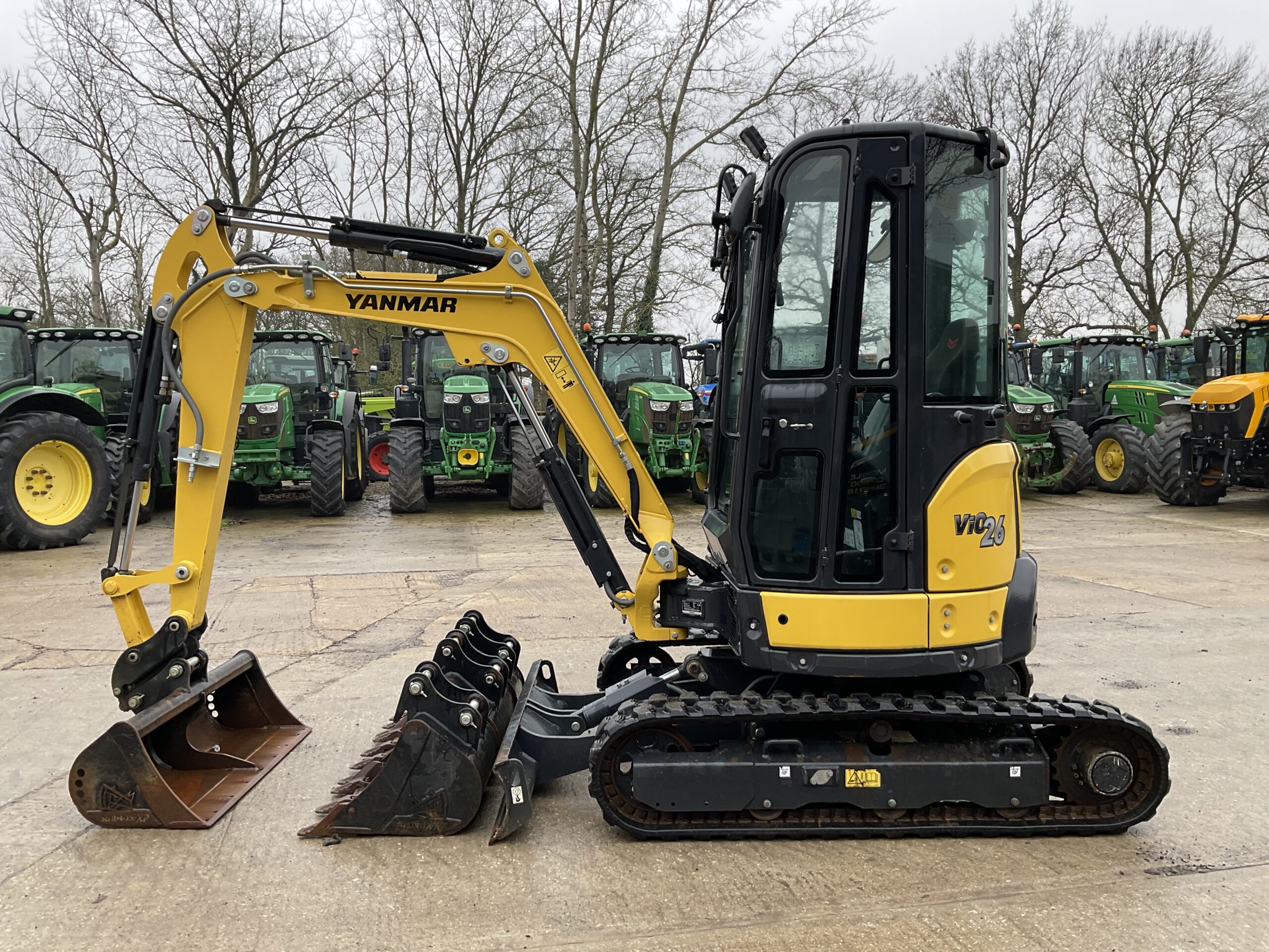 YANMAR VIO26