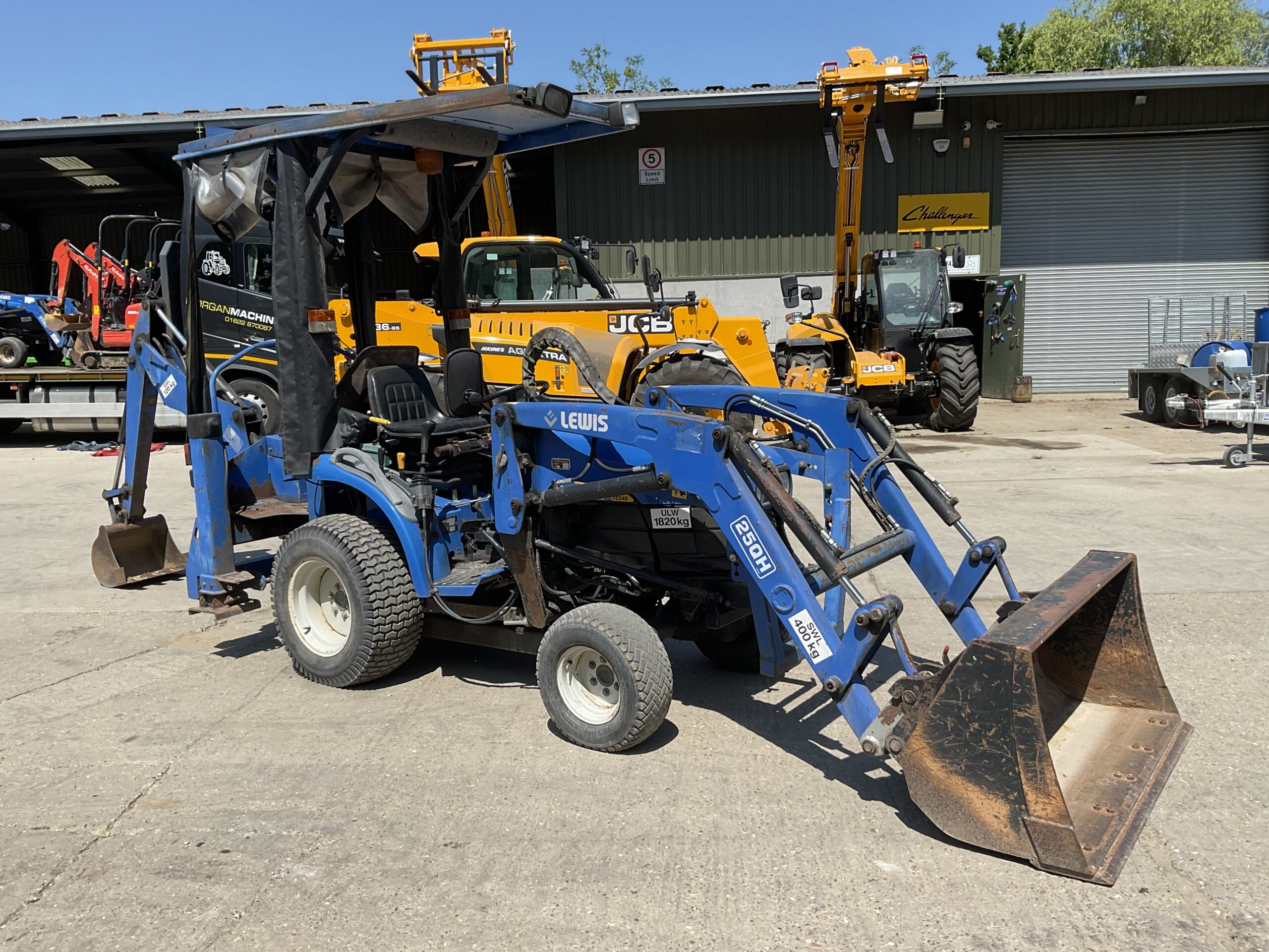 NEW HOLLAND TC24D