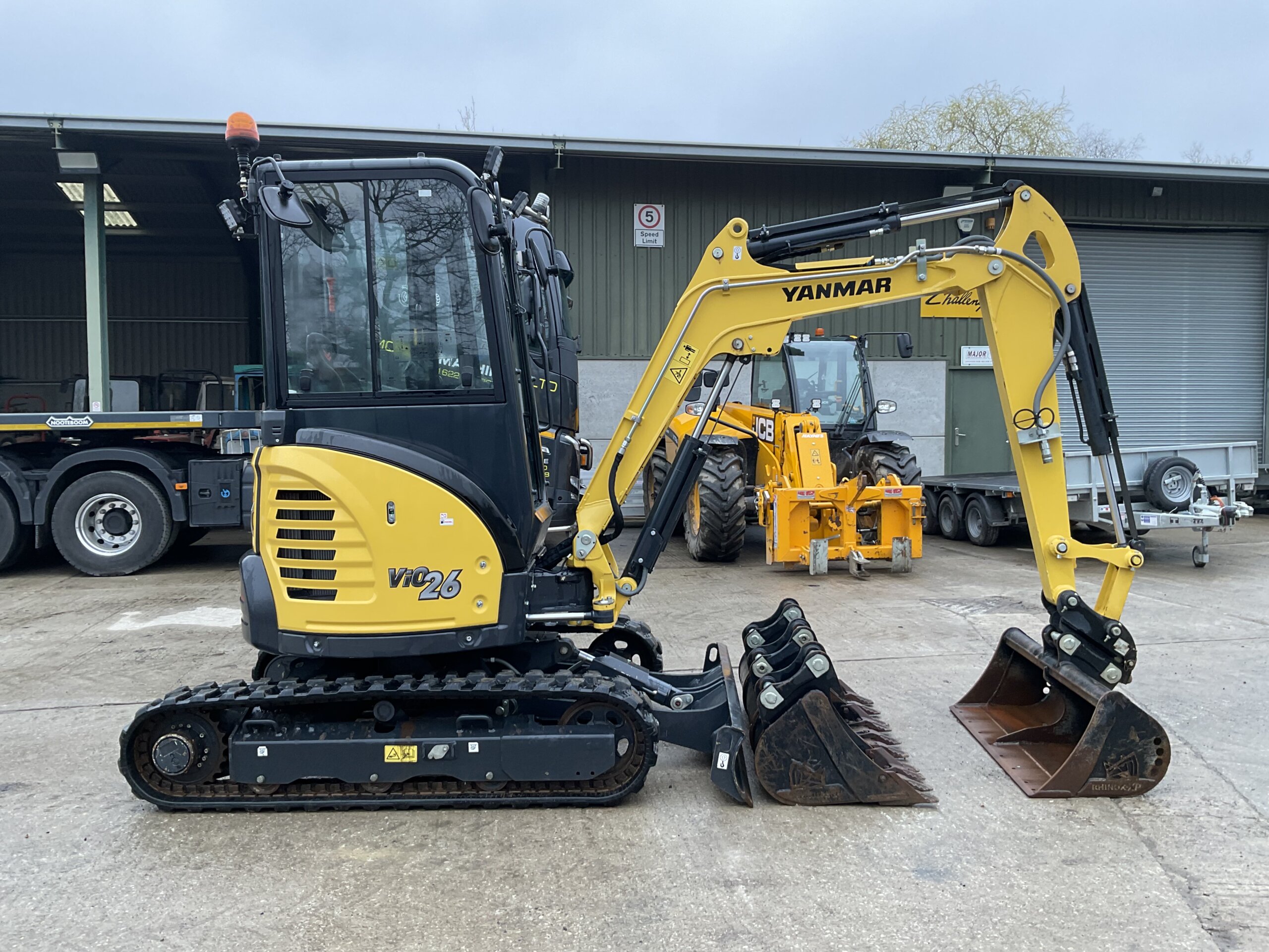 YANMAR VIO26