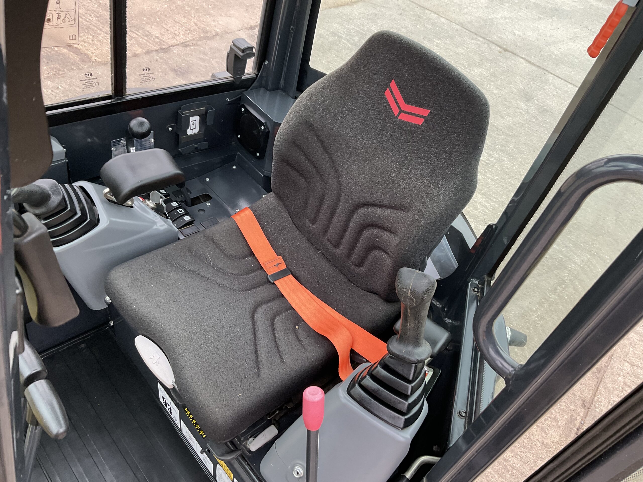 YANMAR VIO26