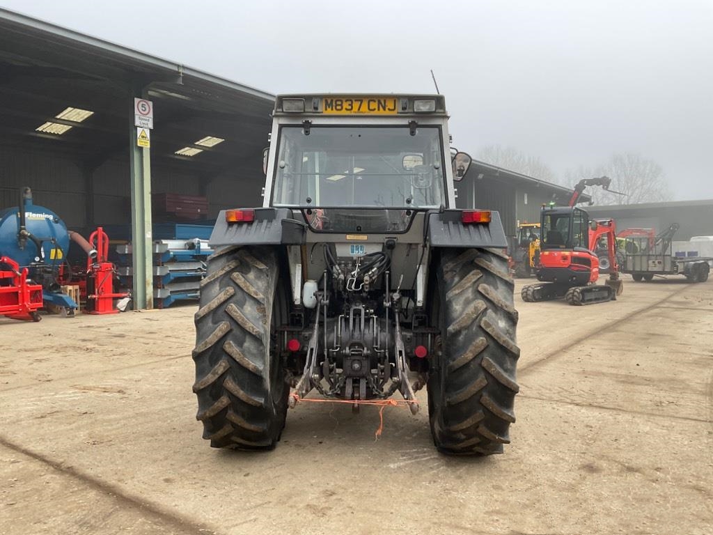 Massey Ferguson 390