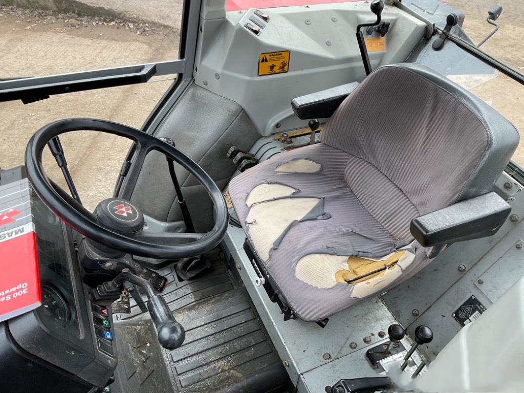 Massey Ferguson 390